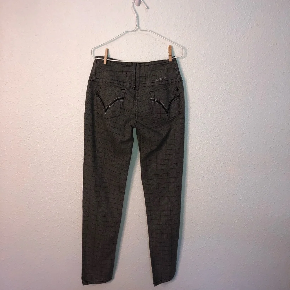 💜💜 The Toccs Checkered Euro Sized 42 Ladies Pants